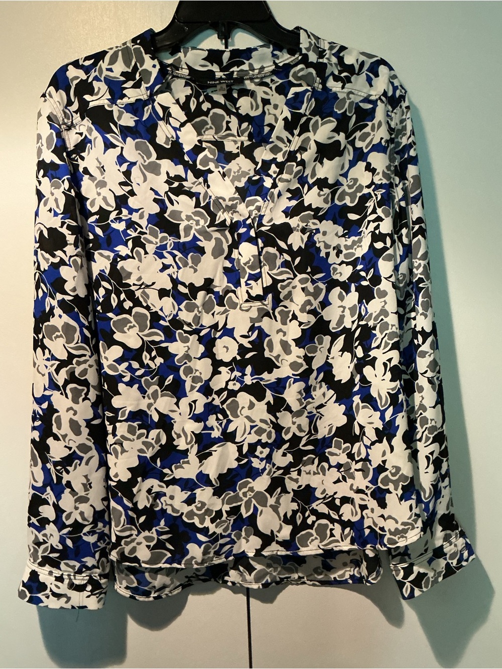 Nine West Blue, Black & White Floral V-Neck Blouse